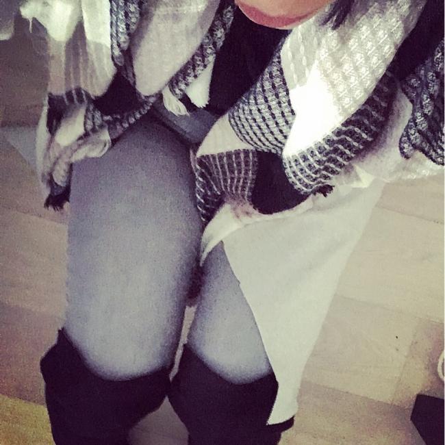 Femme belle fait des rencontres sélectives