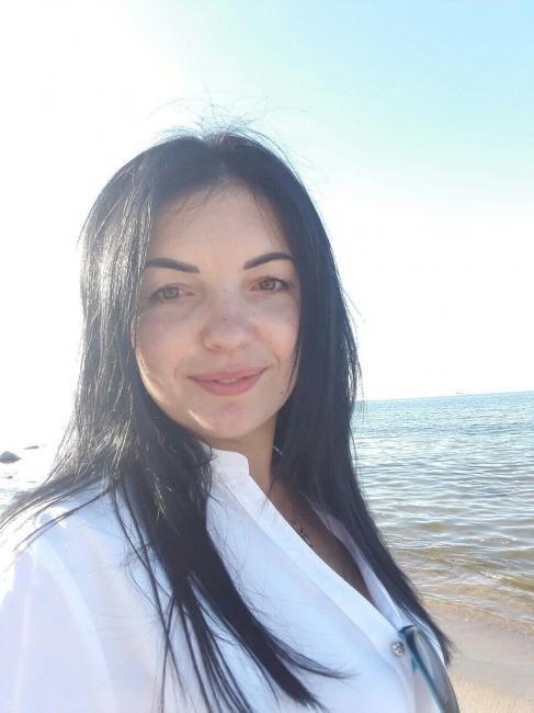 Natacha et sa copine sensuelle vous prend en mains